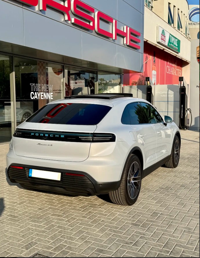 Porsche Macan Electric 2025