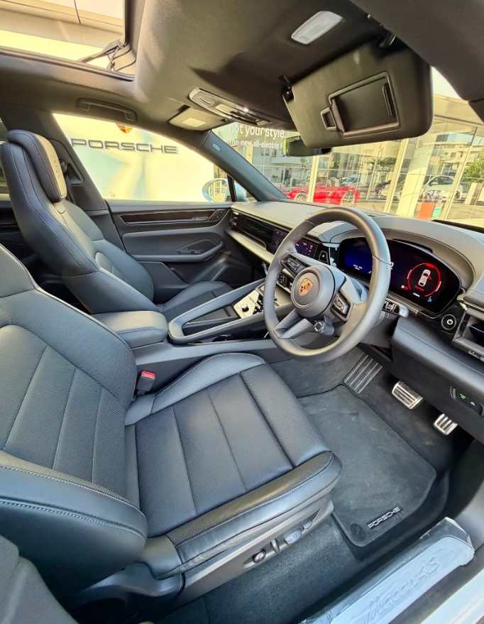 Porsche Macan Electric 2025