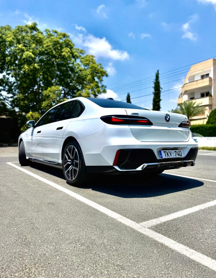 BMW 7-Series 3,0L 2023