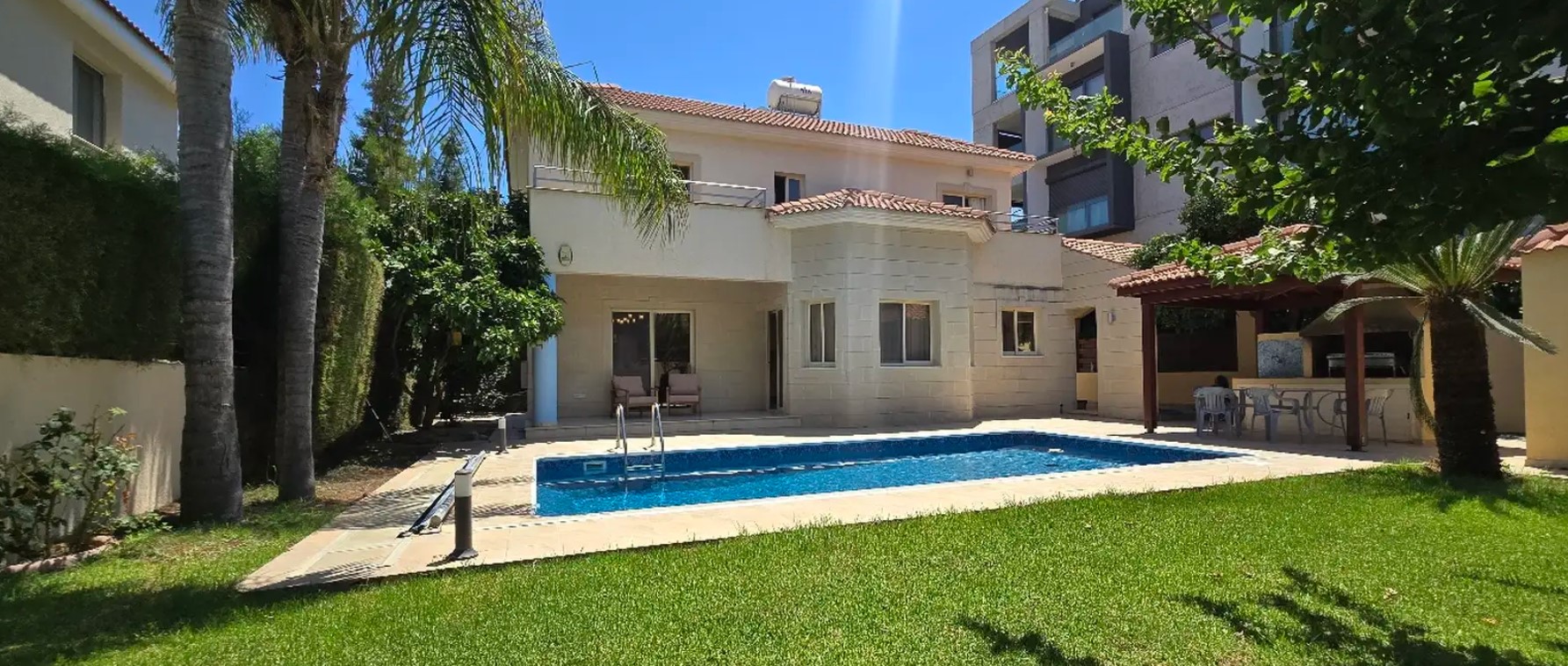 4-bedroom villa to rent