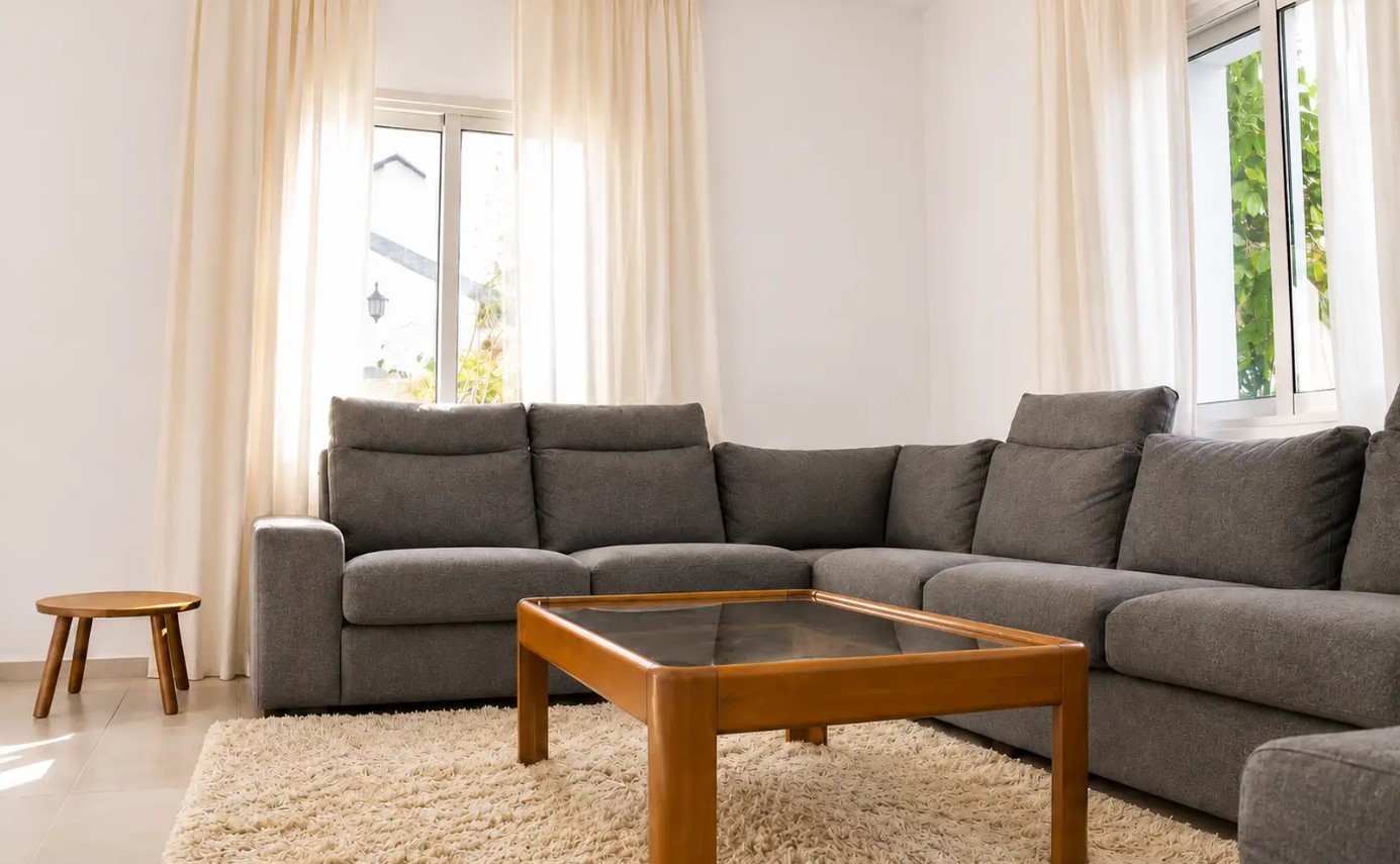 1-bedroom detached house to rent