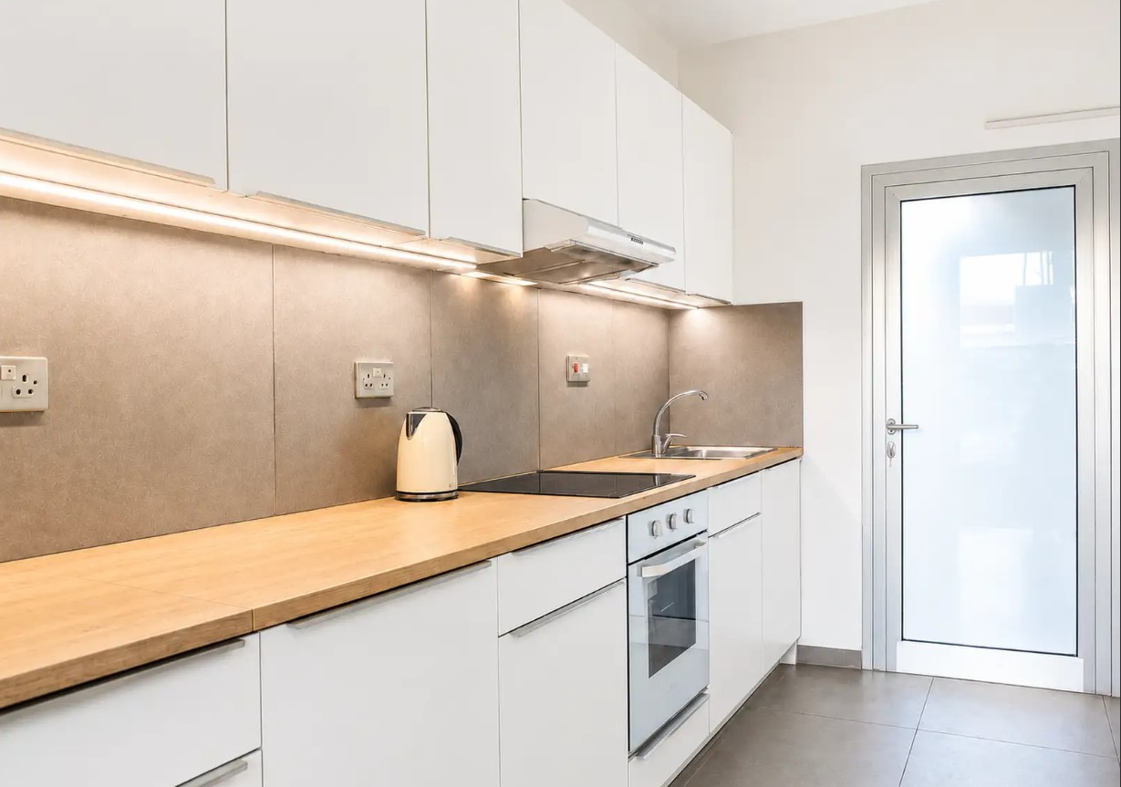 1-bedroom detached house to rent