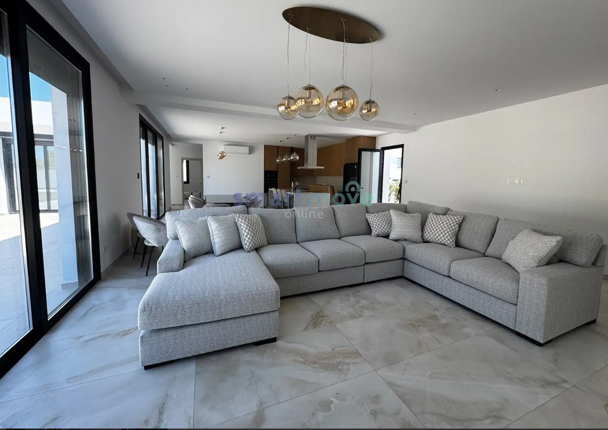4-bedroom detached house to rent