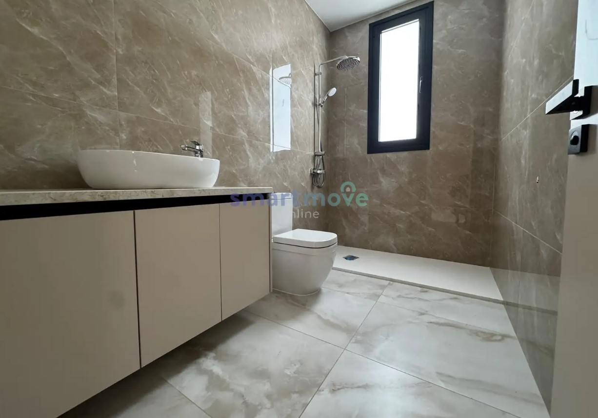4-bedroom detached house to rent
