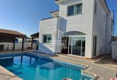 4-bedroom detached house to rent