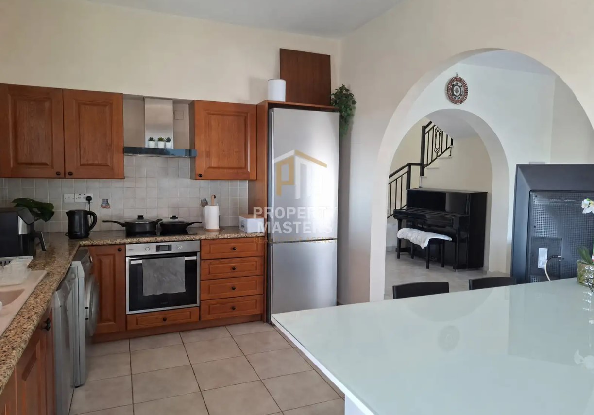 4-bedroom detached house to rent