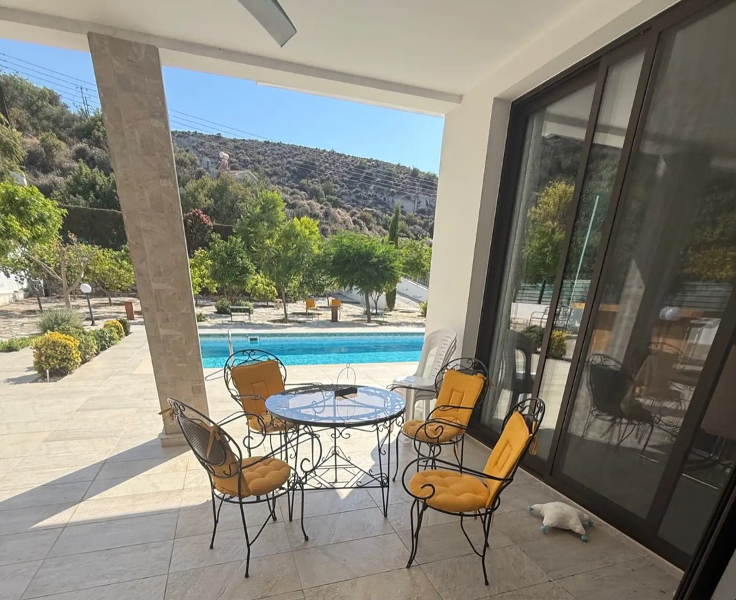 4-bedroom villa to rent