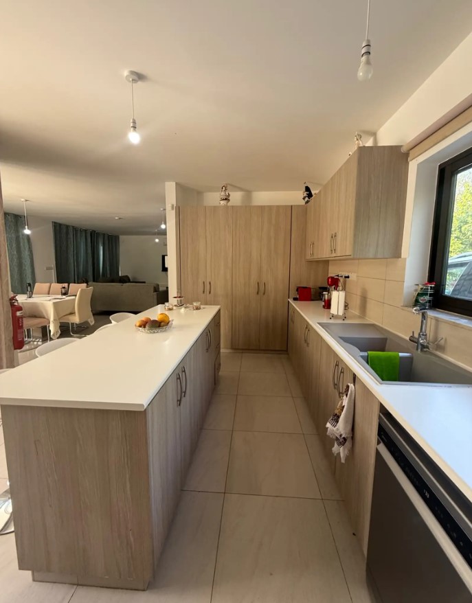 4-bedroom villa to rent