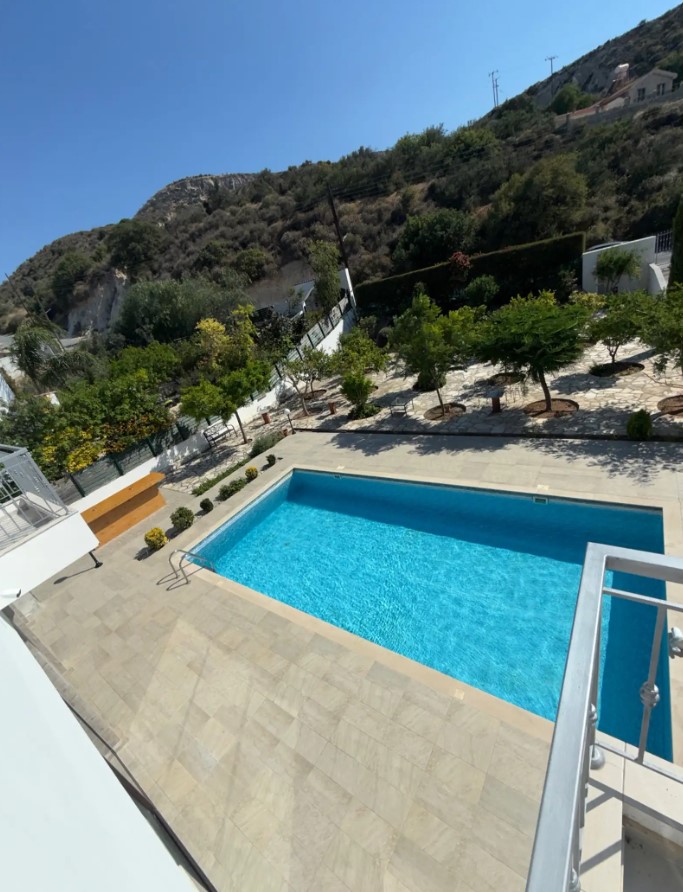 4-bedroom villa to rent