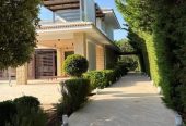 4-bedroom villa to rent