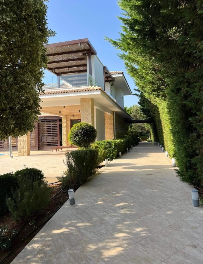 4-bedroom villa to rent