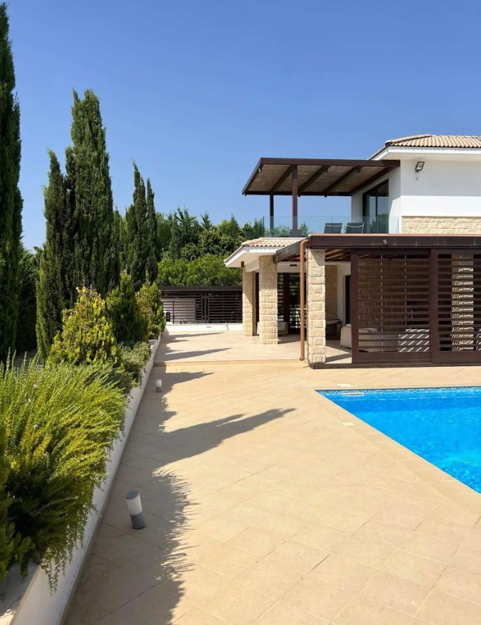 4-bedroom villa to rent