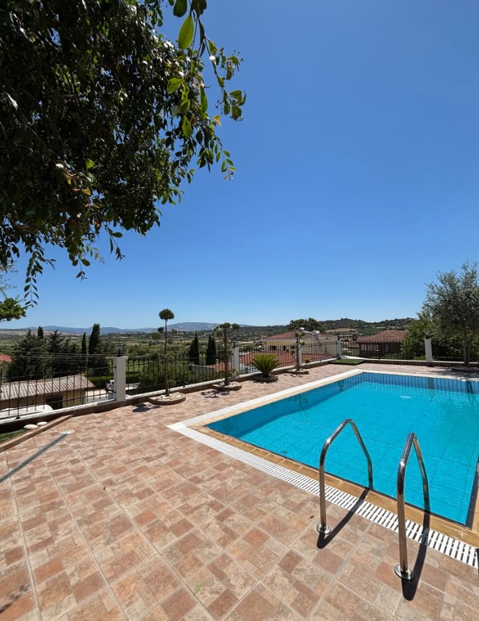 5-bedroom villa to rent