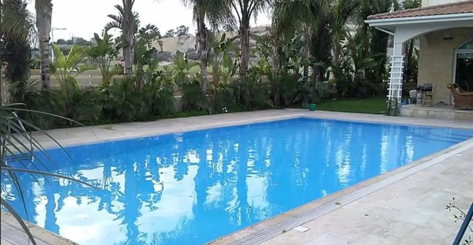 6-bedroom detached house to rent