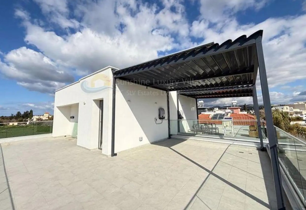 4-bedroom detached house for sale