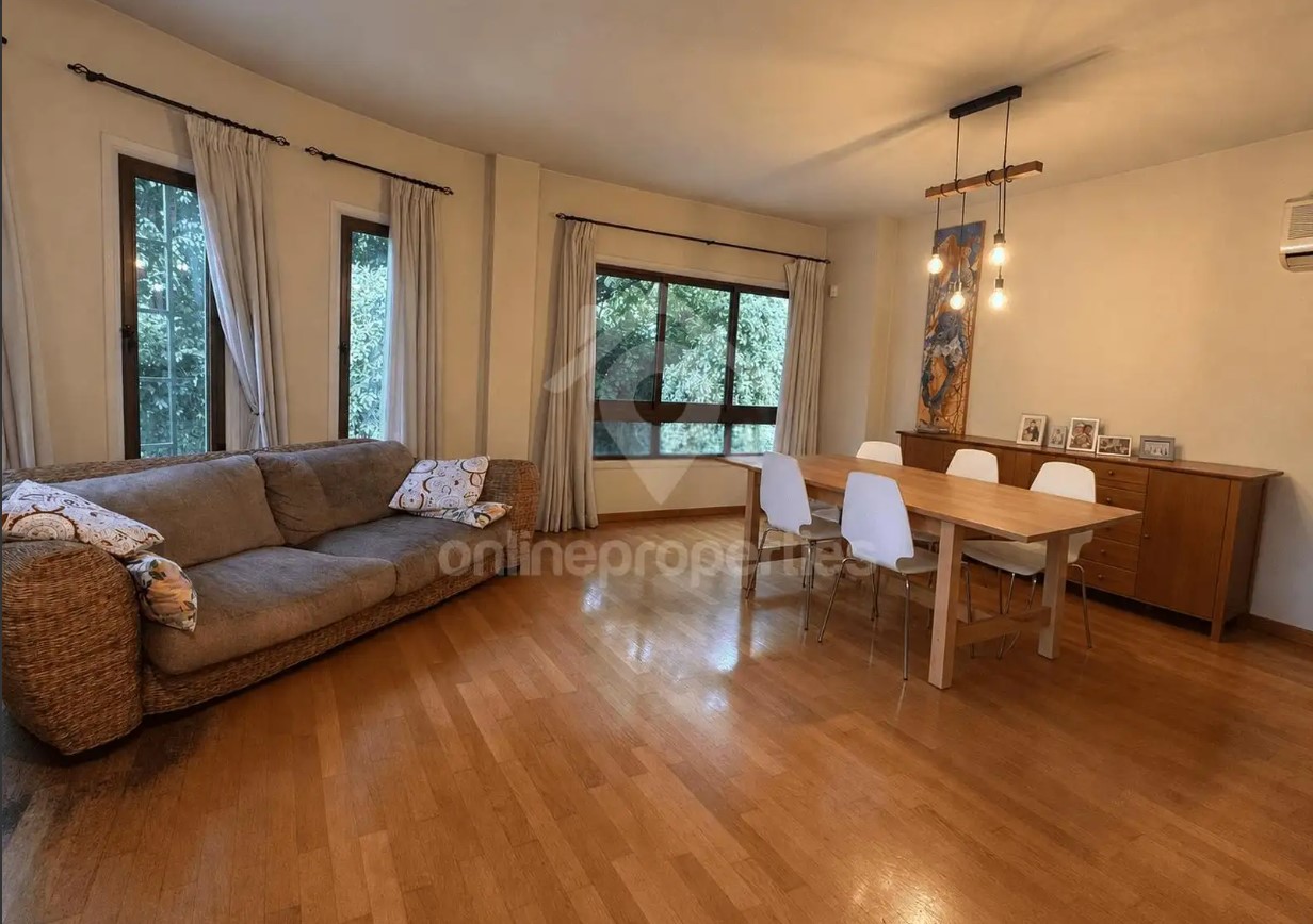4-bedroom detached house to rent