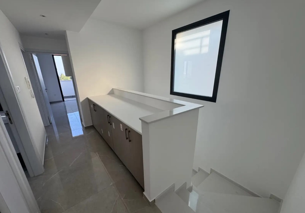 4-bedroom detached house for sale