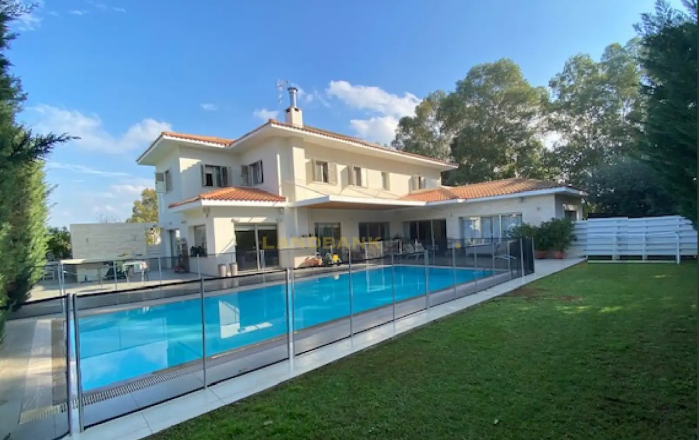 4-bedroom villa to rent