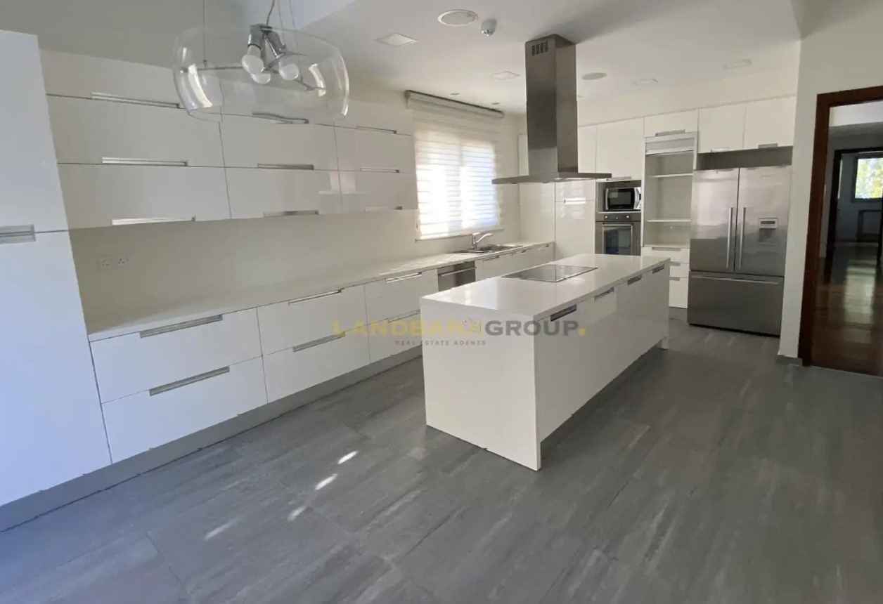 4-bedroom villa to rent