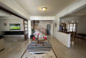 5-bedroom detached house for sale