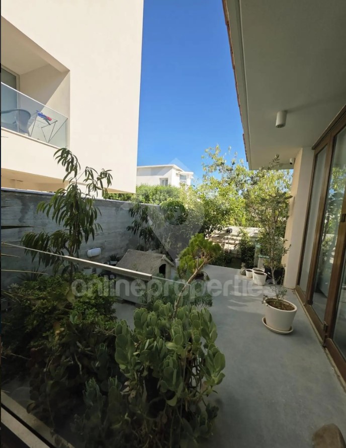 4-bedroom detached house to rent