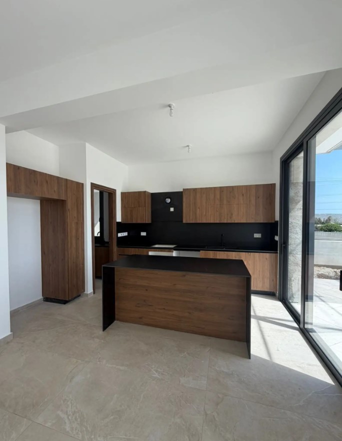 4-bedroom detached house for sale
