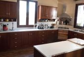 4-bedroom detached house to rent