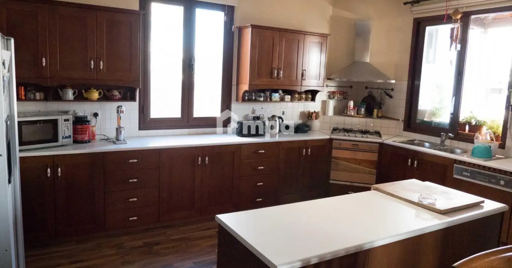 4-bedroom detached house to rent